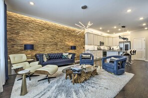 Living Room | Smart TV | Free WiFi