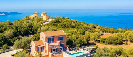 Beautiful villa with private pool and terrace with sea views