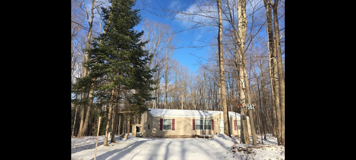 Wooded Paradise is the place to enjoy stargazing, sunsets, nature, and bonfires!