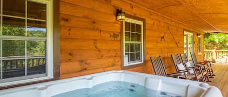 4 person hot tub