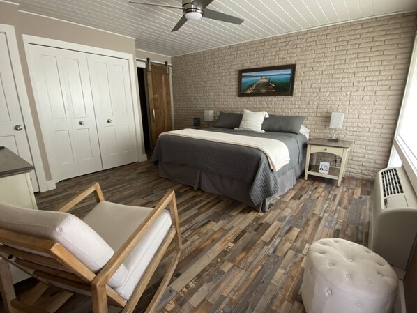 Master bedroom with king size bed and luxury mattress 