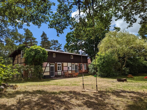 Willkommen in der Alten Linde Bäckern - einem ehem. Gasthof mit großem Garten