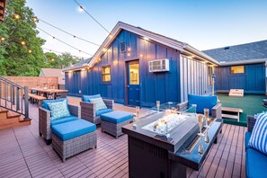 Immerse yourself in luxury at our breathtaking Prescott rooftop venue, offering spectacular views of downtown and a host of amenities.