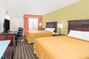 2 Queen size beds
