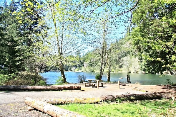 Lake Sylvia, 1.2 miles from the property