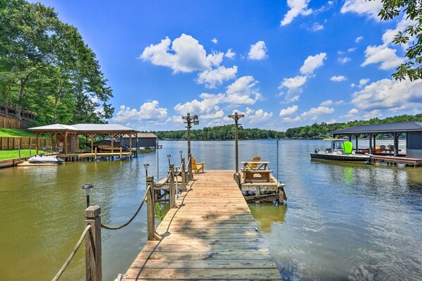 Eatonton Vacation Rental | 3BR | 3BA | 1,785 Sq Ft | Stairs Required to Access