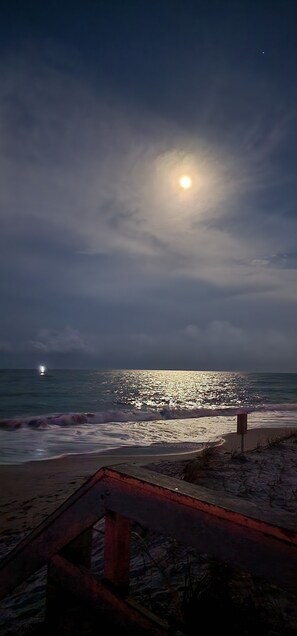 Vue sur la plage ou l’océan