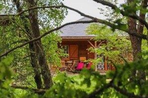 Stugans exteriör [sommar]