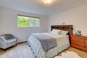 Bedroom #3 (lower level and large window) - Queen size bed with plenty room of seating