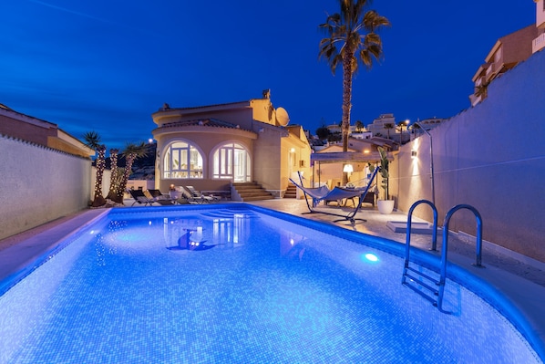 Villa with private pool in Alicante