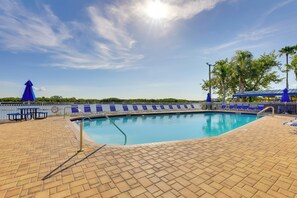 The Point Townhomes At Little Harbor