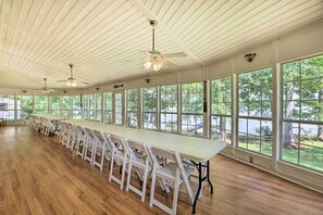 Entertainment Dining Room | Single-Floor Unit