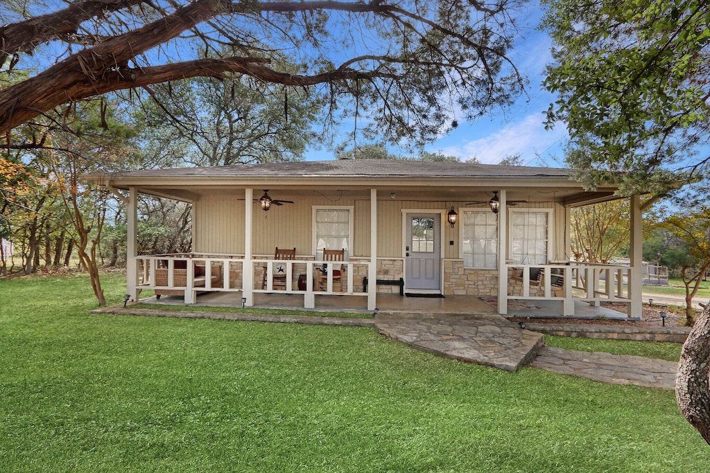 Meadow Creek Cottage I Pet Friendly in Wimberley! Minutes to downtown