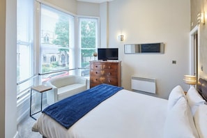 Three Bays, Scarborough - Host & Stay