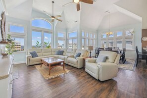 Surf or Sound Realty - 1038 - Chocolate Sundae - Great Room -1