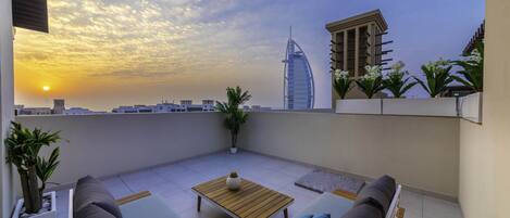 Plush holiday rental with a large terrace overlooking Burj Al Arab in Dubai
