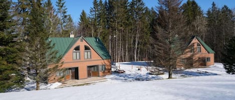 Pristine, private location - directly on Great Eastern Trail with snowmaking !!!