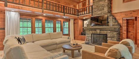 Lackawaxen Vacation Rental Cabin | 4BR | 2.5BA | 1,500 Sq Ft | Stairs to Access