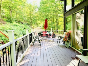 Beautiful wrap around deck