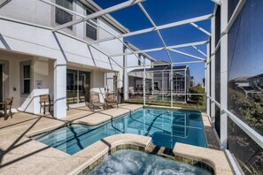 Private pool and jacuzzi on lanai