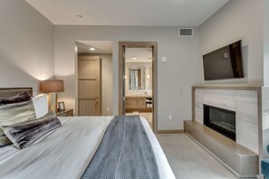 Bedroom, Indoors, Room, Furniture, Screen