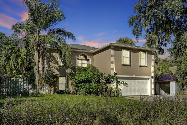 Front view of the home - you can't miss it!