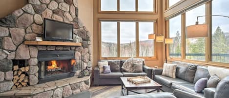 Lutsen Vacation Rental | 4BR | 3.5BA | 2,100 Sq Ft | Stairs Required