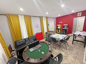 Game room #1 of 2