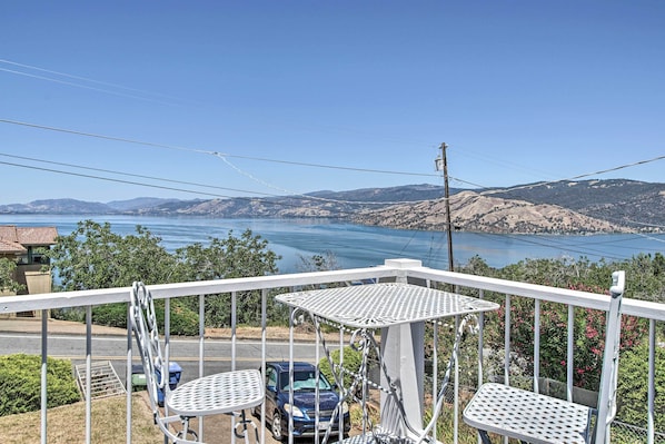 Kelseyville Vacation Rental | 2BR | 2BA | 988 Sq Ft | Stairs Required