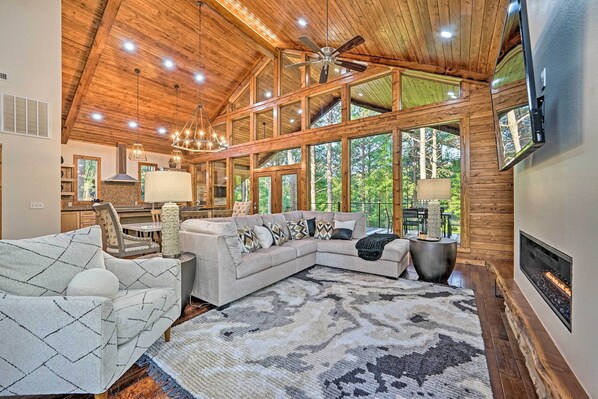 Broken Bow Vacation Rental | 2,350 Sq Ft | 2BR | 2.5BA | Step-Free Entry
