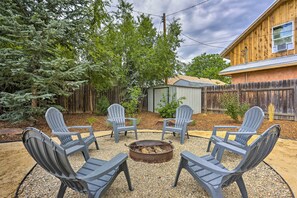 Large Backyard | Fire Pit