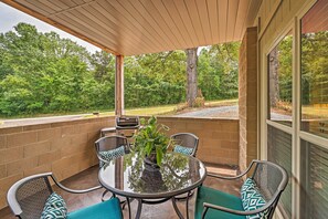 Patio | Outdoor Dining Area | Gas Grill