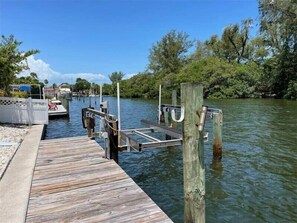 Dock