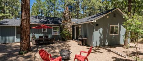 Friendly Pines your cozy getaway in Prescott.