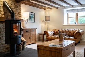 The Old Post Office Sitting Room - StayCotswold