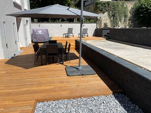 屋外ダイニングエリア