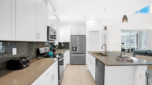 Kitchen (Angle 2)