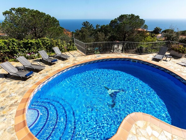 Water, Sky, Swimming Pool, Nature, Tree, Azure, Blue, Outdoor Furniture, Seaside Resort, Leisure