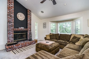 Living room and fireplace. Unit 13 Lot 166, Pine Mountain Lake Vacation Rental, Ridgecrest Rendezvous.