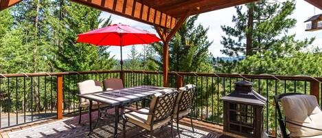 Deck and seating. Pine Mountain Lake Vacation Rental, "The Happy Place", Unit 15 Lot 41.