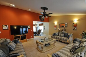 Furniture, Indoors, Living Room, Couch, Screen