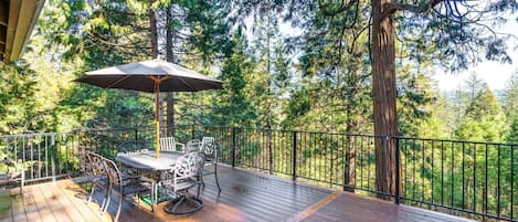 Upper Deck with view of trees. (Pine Mountain Lake Vacation Rental, Unit 2 Lot 445, The Treetops).