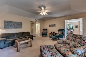 Living room, Unit 4 Lot 45 Vacation Rental (Casa Del Lago)