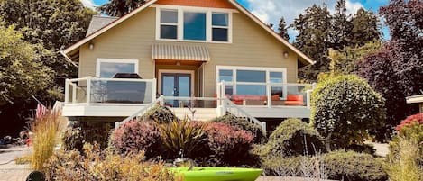 Bremerton Vacation Rental | 5BR | 3BA | Stairs Required | 3,100 Sq Ft