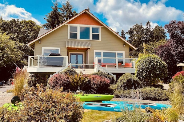 Bremerton Vacation Rental | 5BR | 3BA | Stairs Required | 3,100 Sq Ft