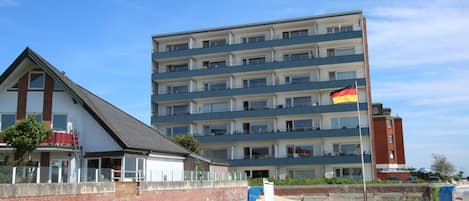 Blick vom Strand auf das Haus