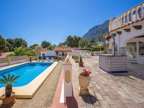 Plant, Sky, Water, Property, Azure, Flowerpot, Tree, Swimming Pool, Interior Design, Leisure