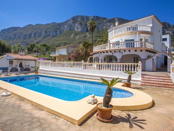 Water, Plant, Sky, Property, Building, Swimming Pool, Azure, Window, Tree, Shade