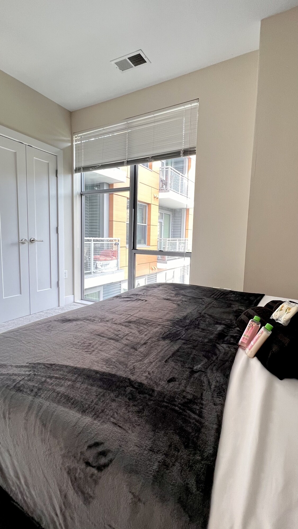 Downtown Stamford 1 bedroom. Great views
