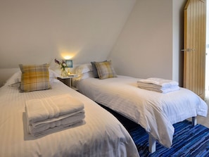 Twin bedroom | Harris Cottage - Aberfeldy Cottages, Aberfeldy, near Pitlochry